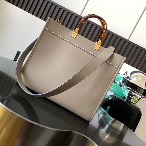 スーパーコピーブランドバッグ側面デザイン